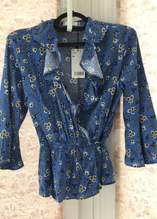 Блуза синего цвета с цветочным принтом манго1 фото