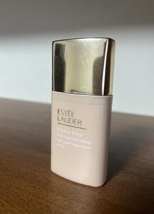 Тональний estée lauder