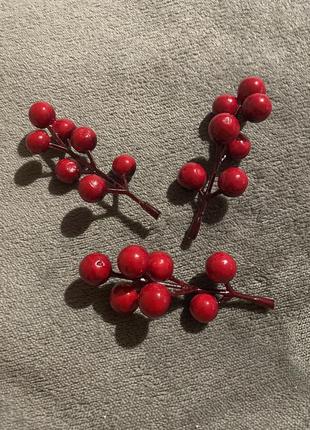 ✨ ягода на гілці декоративна червона 10 см 3 шт ✨