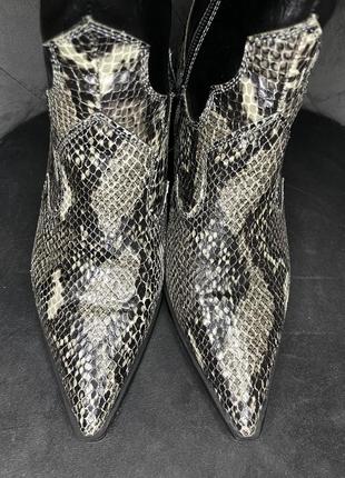 Top shop bliss snakeskin ladies black ankle boots взуття жіноче казакі казаки чобітки чоботи ботильйони принт змія зміїний принт6 фото