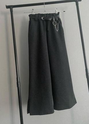 Брюки палаццо с разрезами "диагональ"