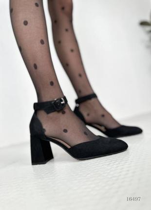 Женские туфли на каблуке с ремешком4 фото