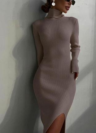 Облегающее платье с разрезом силуэтное платье миди с разрезом4 фото