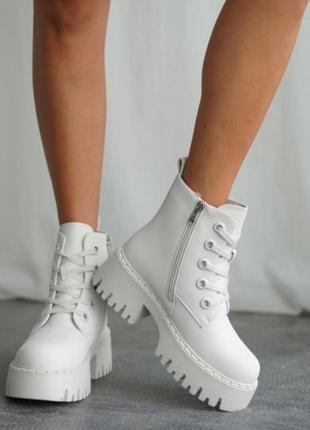 Білі зимові черевики екошкіра7 фото