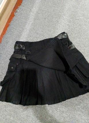 Готическая юбка с карманами поверх