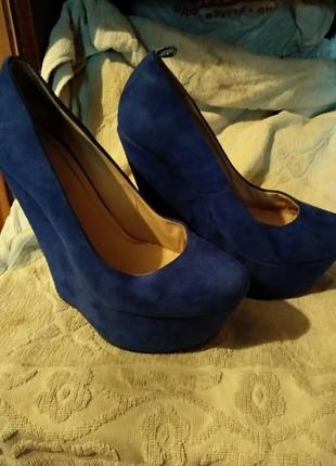Туфлі на платформі