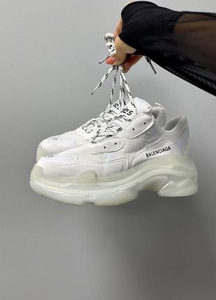 Знижка 39 розмір balenciaga triple s масивні білі кросівки массивные белые кроссовки на высокой платформе скидка