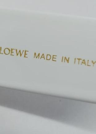 Очки в стиле loewe женские солнцезащитные линзы черные в белой оправе с золотым логотипом5 фото