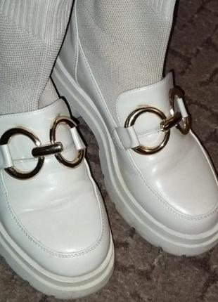 Ботинки, молочный/бежевый цвет.