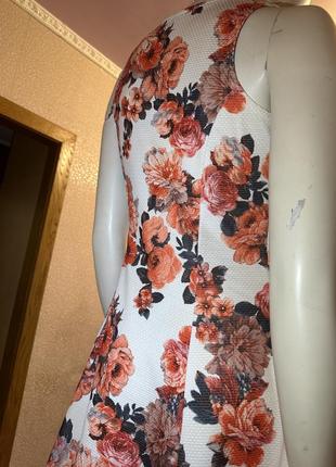 Сукня з квітковим принтом, розмір s8 фото