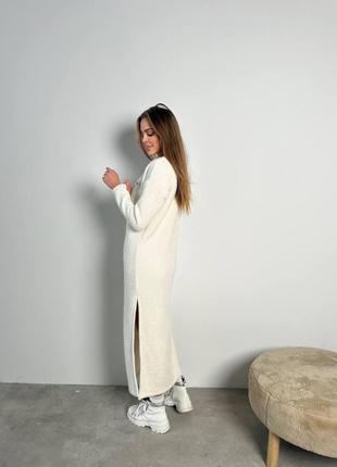 Трикотажное длинное платье длинное белое платье с разрезом светлое теплое платье8 фото