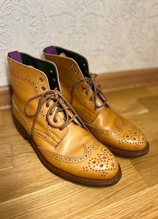 Черевики tricker's