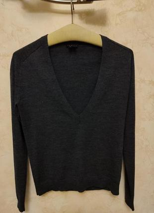Красивый шерстяной пуловер тёмно-тёмно-серого цвета1 фото