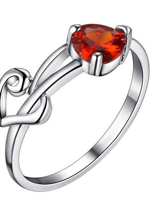 Нежное кольцо с сердцем 16 размер серебро 925 красный камень