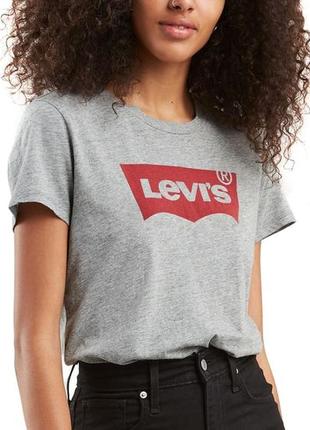 Оригинальная серая футболка levis