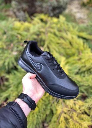 Кроссовки мужские bayota black