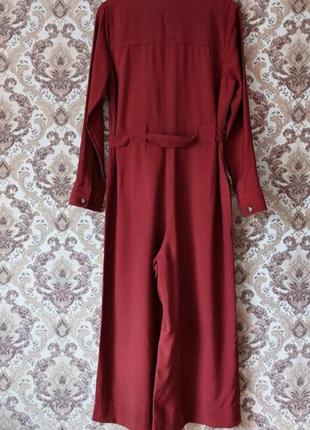 Стильный брючный комбинезон с большими карманами насыщенного красно-винного цвета3 фото