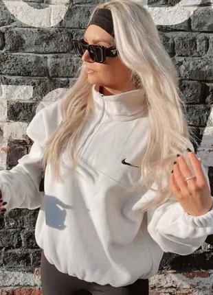 Женская белая стильная теплая зимняя оверсайз кофта на флисе наподобие найк nike 20243 фото
