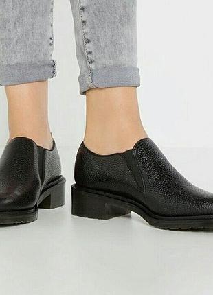 Туфлі dr. martens