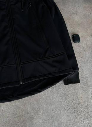 Топова куртка soft shell 9