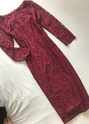 Бордовое кружевное платье миди по фигуре dunnes1 фото
