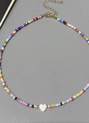 Ожерелье чокера из бисера разноцветные бусинки сердечко