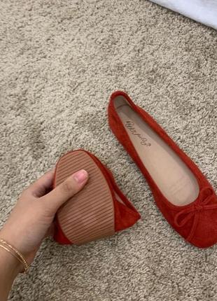 Яскраві туфлі лодочки балетки тренд 20242 фото