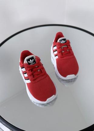 Легкі комфортні кросівки adidas7 фото