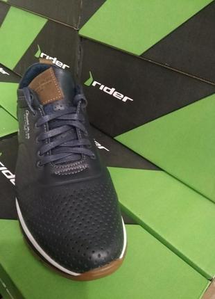 Спортивний туфель 4