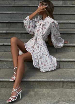 Жіноча стильна молочна легка елегантна сукня з квітковим принтом 20244 фото