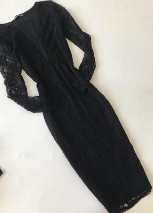 Черное кружевное платье по фигуре с сексуальным вырезом misspap