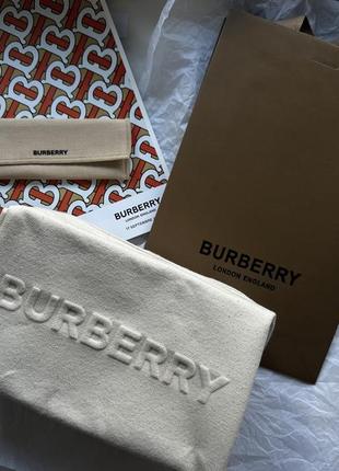 Косметичка и расческа burberry