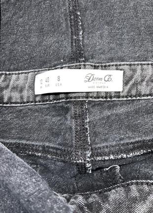 Сірий джинсовий бавовняний комбінезон із порваними «колінками»8 фото