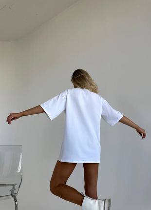 Жіноча стильна якісна трендова біла оверсайз футболка з трендовим написом 20245 фото