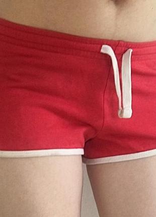 Червоні шорти xs з лампасами