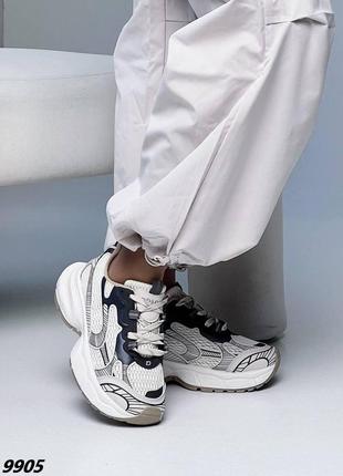 Женские кроссовки белые из вставками6 фото