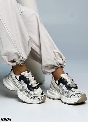Женские кроссовки белые из вставками8 фото
