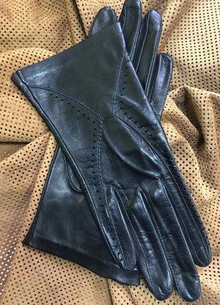 Рукавички жіночі без підкладки.