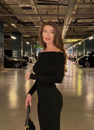 Трендове плаття зі спущеними плечима😍