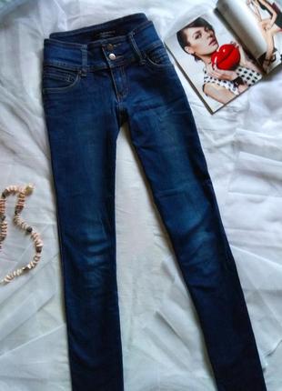 Джинсы
