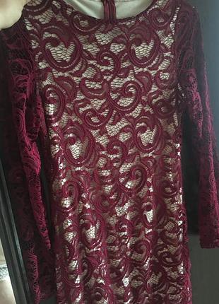 Платье кружевное