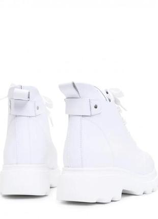 Белые зимние ботинки на шнуровке 36, 38, 39, 404 фото