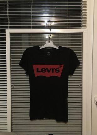 Футболка levis