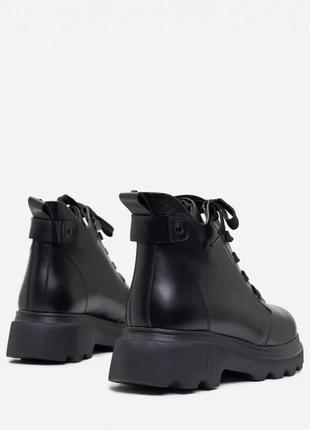 Чорні зимові черевики на шнурівці 364 фото