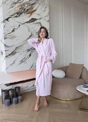 Домашний женский длинный халат розового цвета ткань трикотажный хлопковый велюр стильная домашняя одежда