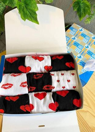 Бокс подарункових жіночих шкарпеток на 9 пар 36-41 р кольорові з принтом універсальні, демісезонні та прикольні
