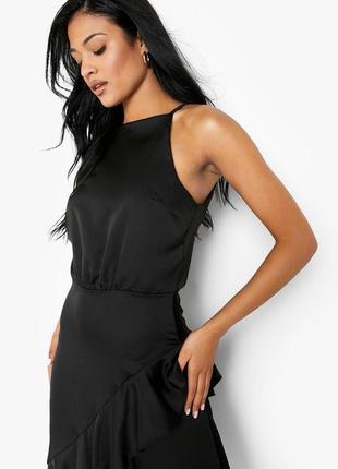 Черное атласное платье миди с оборками, м3 фото