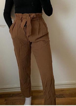 Коричневі шоколадні жіночі брюки штани з поясом eu 42 uk 14 h&m2 фото