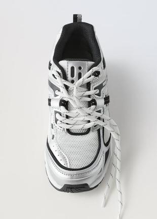 Контрастні кросівки з сіточкою2 фото