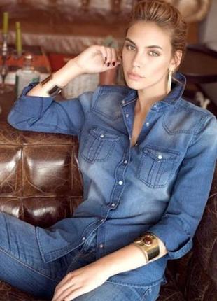 Женская джинсовая рубашка на кнопках
